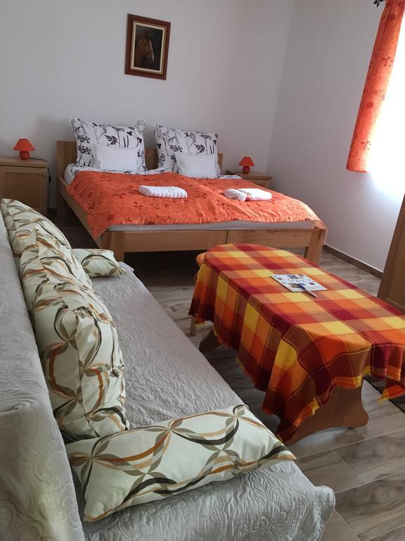 Csipke Lovaspanzio Orfű Buitenkant foto
